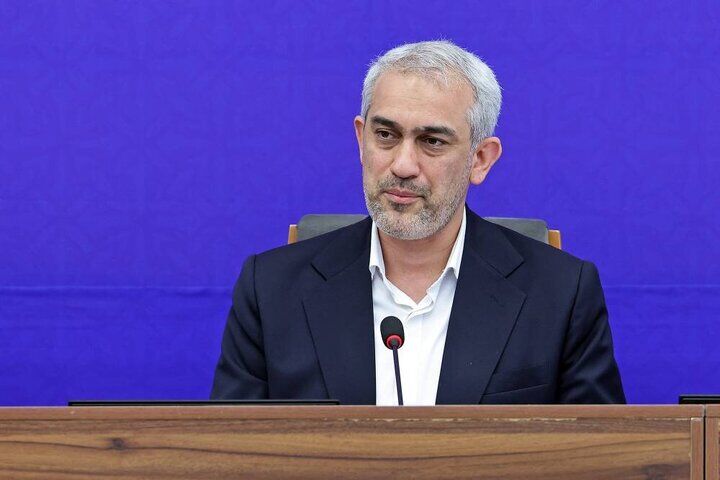 وزیر اقتصاد: مردم فعلا برای افزایش رقم کالابرگ صبر کنند/ اخبار خوبی درباره وضعیت اقتصادی در راه است