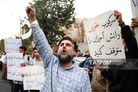 عکس | تجمع اعتراضی مقابل سفارت فرانسه در تهران