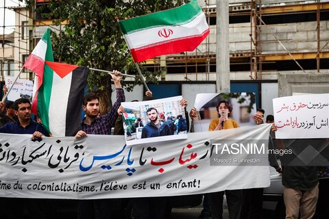 عکس | تجمع اعتراضی مقابل سفارت فرانسه در تهران