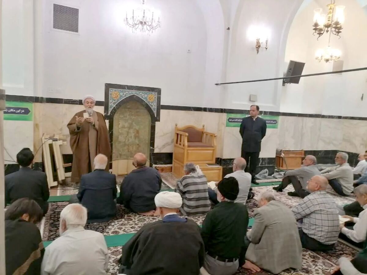 برگزاری بیش از ۲ هزار نوبت بیان احکام بین‌الصلاتین برای زائران در حرم رضوی
