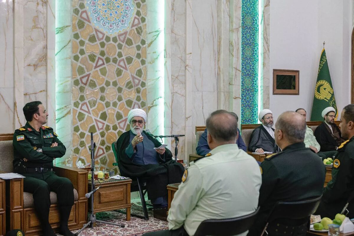 تولیت آستان قدس رضوی: نیروهای انتظامی پشتوانه آرامش مردم و رزمندگان است