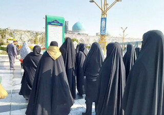 گروهی از بانوان مجمع جهانی اهل‌بیت (ع) در حریم رضوی هم‌نشین زیارت و معرفت شدند
