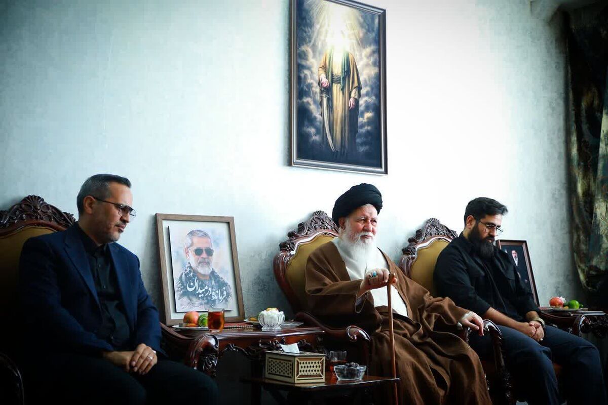 دیدار آیت‌الله علم‌الهدی با خانواده سردار شهید حسین ظریفی