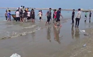 فیلم | حمله دشمن آمریکایی به صیادان سیریک ۳ مصدوم برجا گذاشت