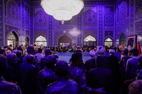 تشرف کارکنان عقیدتی سیاسی ارتش به حرم مطهر رضوی