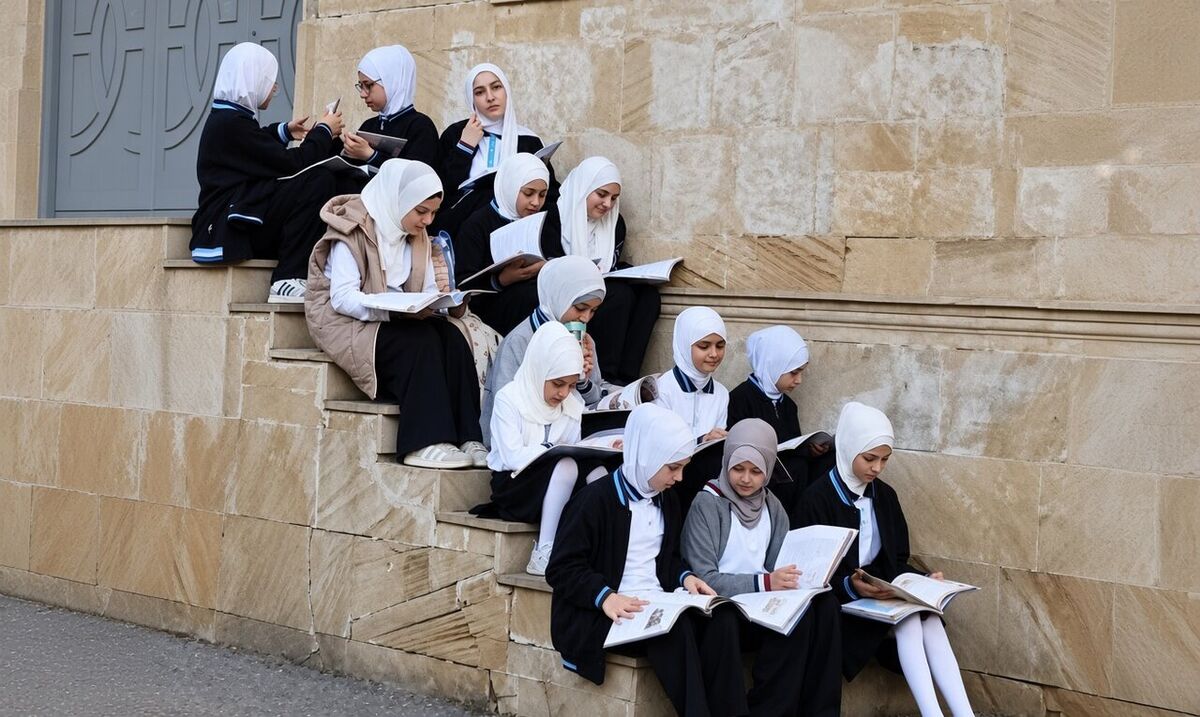 احکام شرعی : ممنوعیت حجاب در مدارس جامعه اسلامی