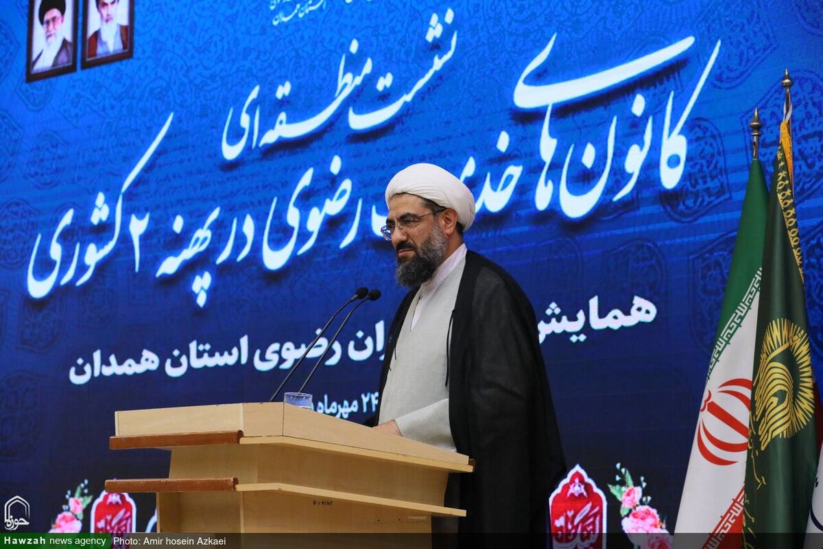 خادمیاران رضوی در کنار خدمات معیشتی، به تقویت باورهای دینی مردم توجه کنند