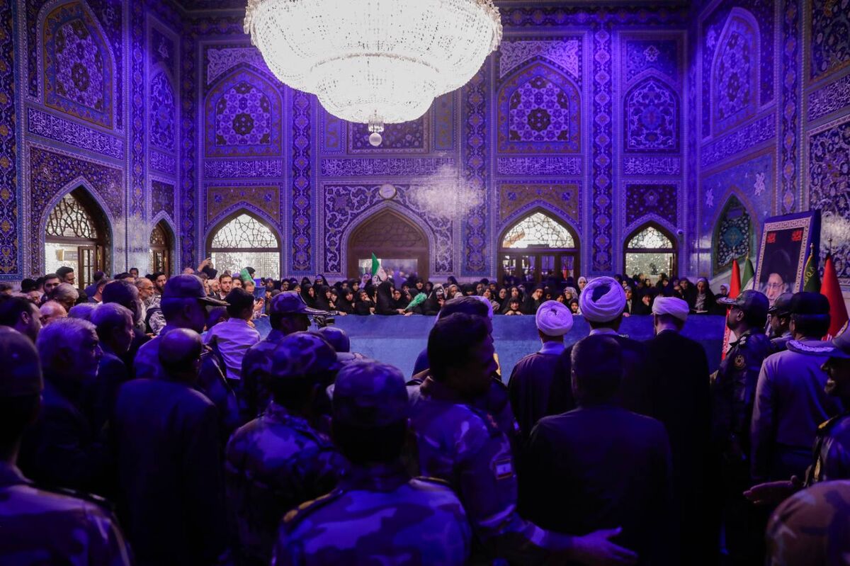 فیلم | تشرف کارکنان عقیدتی سیاسی ارتش به حرم مطهر رضوی