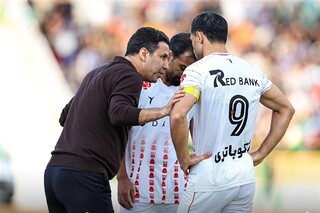 سرمربی تیم فوتبال پرسپولیس: ۱۰ نفره شدن مس به پرسپولیس کمک کرد/ تیم خوب دشمن دارد!