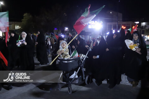 گزارش تصویری | زنجیره انسانی پرچمداران ایران از شمال تا جنوب مشهد
