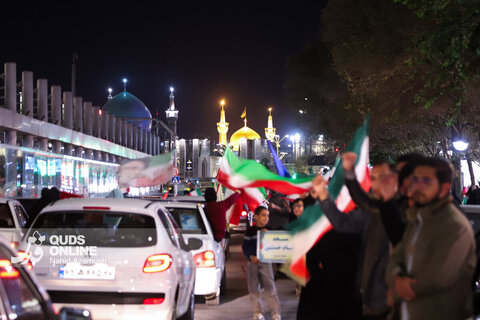 گزارش تصویری | زنجیره انسانی پرچمداران ایران از شمال تا جنوب مشهد
