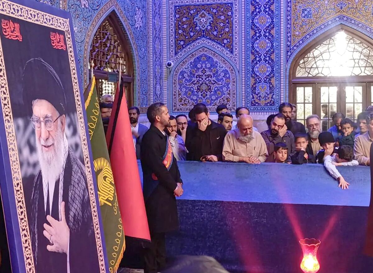 تجدید پیمان هنرمندان با آرمان‌های انقلاب اسلامی بر مزار رهبر شهید