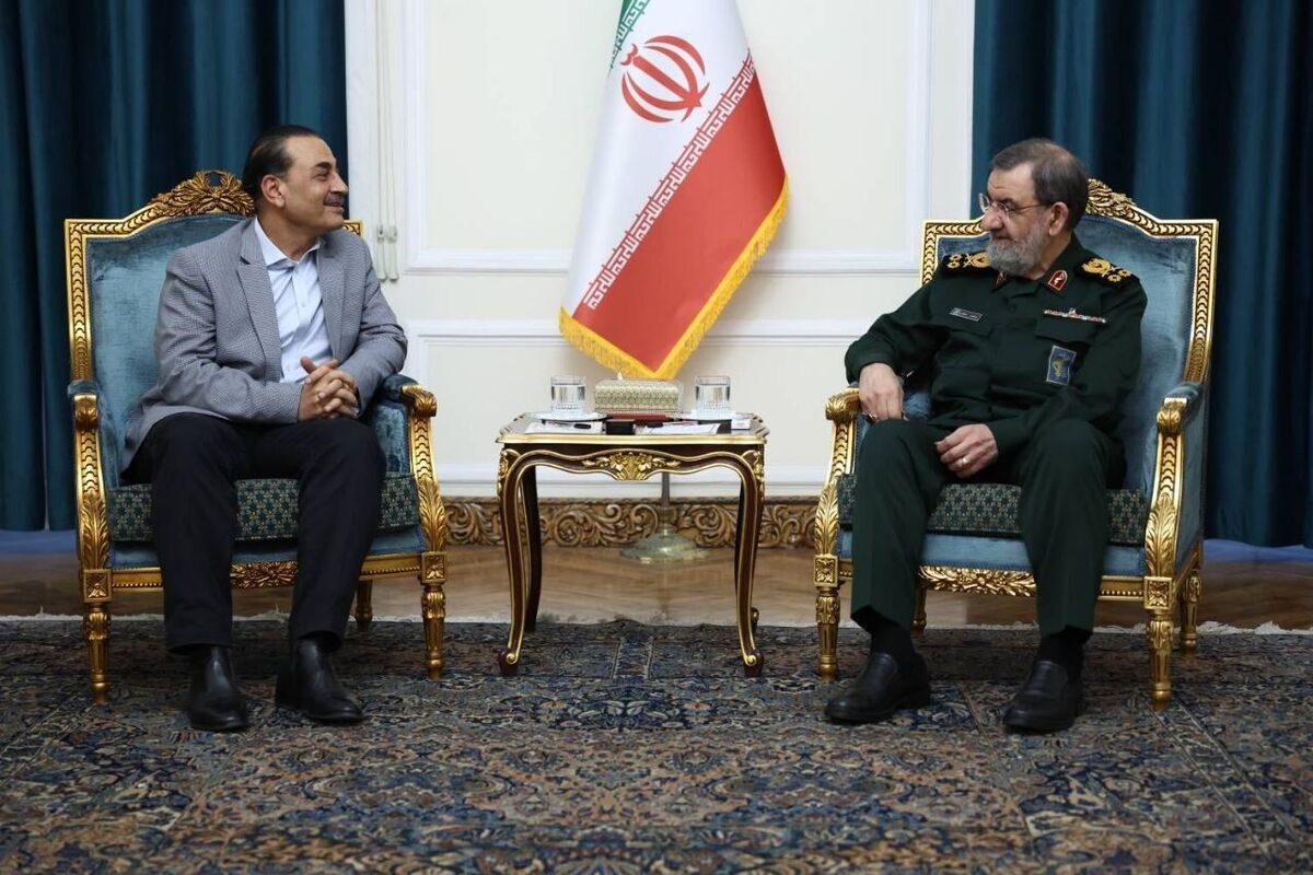 دبیر شورای عالی امنیت ملی: ذره‌ای از مواد هسته‌ای غنی شده از ایران خارج نخواهد شد