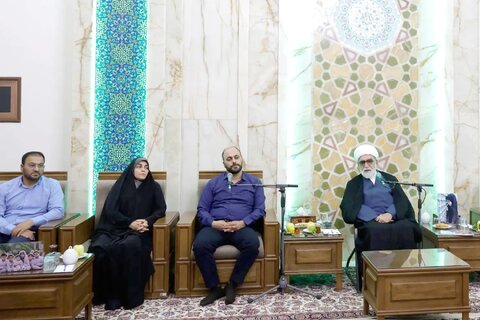 دیدار تولیت آستان قدس رضوی با خانواده اسدزاده بخشایش