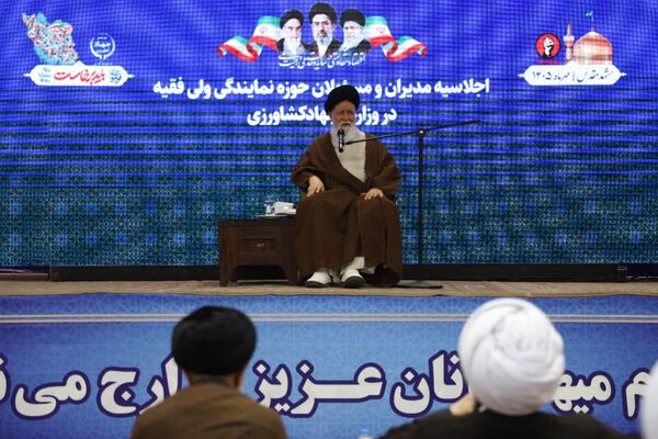 آیت‌‎الله علم‌الهدی: حل مشکلات کشور بدون کار جهادی امکان‌پذیر نیست