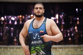 پیروزی زودهنگام فردین هدایتی در سنگین‌وزن کشتی فرنگی جهان
