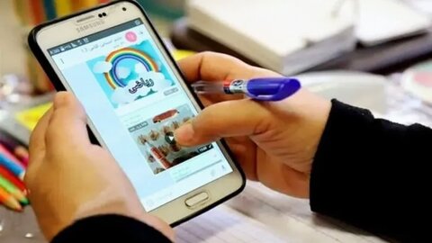 استفاده از تلفن همراه در مدارس آزاد شد؟