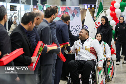 عکس | تصاویری از استقبال از کاروان مدال‌آوران پاراآسیایی