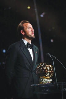 هری کین پس از بردن جایزه توپ طلا: در سکوت تلاش کردم تا موفقیتم سر و صدا کند