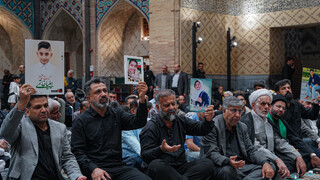 فیلم | میزبانی حرم مطهر رضوی از خانواده‌های شهدا و جانبازان حمله آمریکا به لامرد