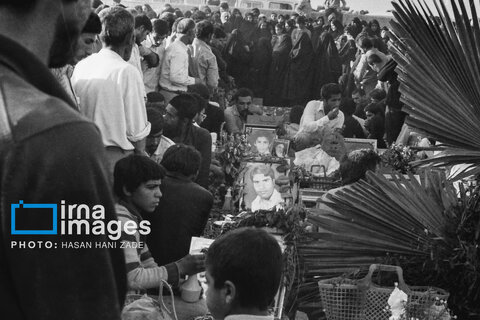 عکس | تصاویری از بمباران بهبهان؛ شهادت ۶۹ دانش‌آموز در آبان ۱۳۶۲