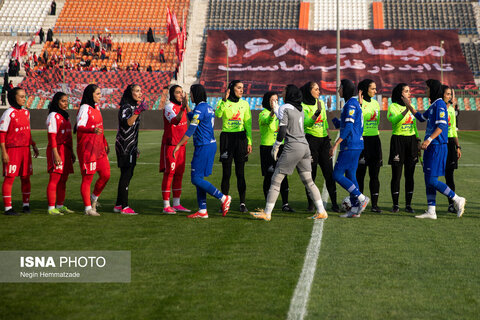 عکس | تصاویری از داربی فوتبال زنان استقلال - پرسپولیس