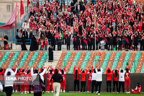 عکس | تصاویری از داربی فوتبال زنان استقلال - پرسپولیس