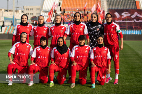 عکس | تصاویری از داربی فوتبال زنان استقلال - پرسپولیس