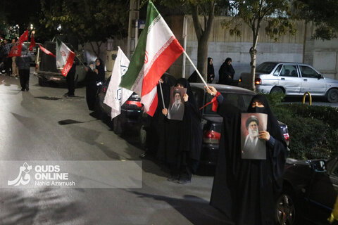 گزارش تصویری | تشکیل زنجیره انسانی در تجمعات شبانه مشهد