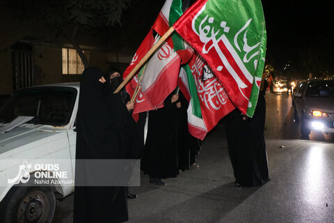 گزارش تصویری | تشکیل زنجیره انسانی در تجمعات شبانه مشهد
