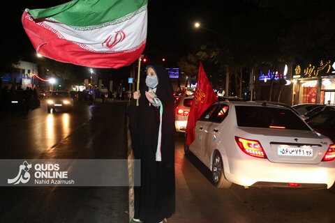 گزارش تصویری | تشکیل زنجیره انسانی در تجمعات شبانه مشهد
